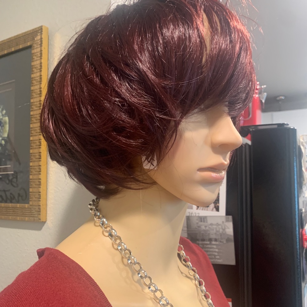NEW AUBURN WIG